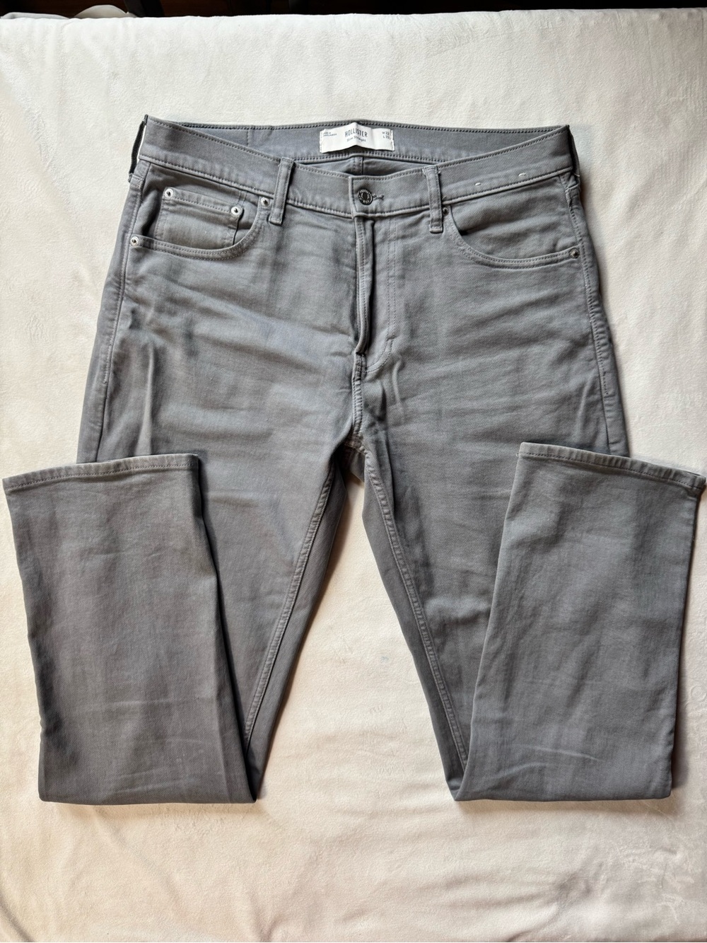Hollister Men's Slim Straight Jeans in Gray